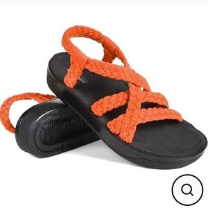 Aerothotic Maris Arch Slingback sandals size 8 orange